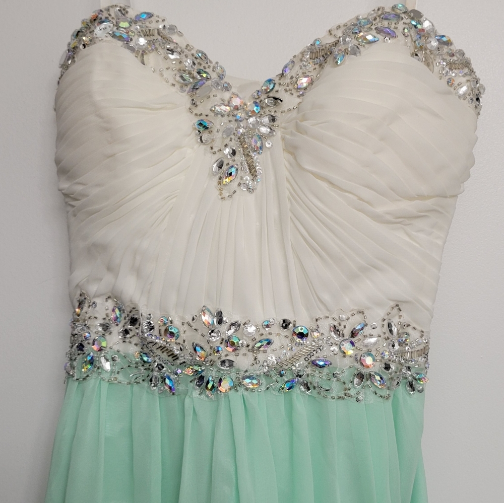 Bee Darlin strapless prom dress, size 5, mint green
